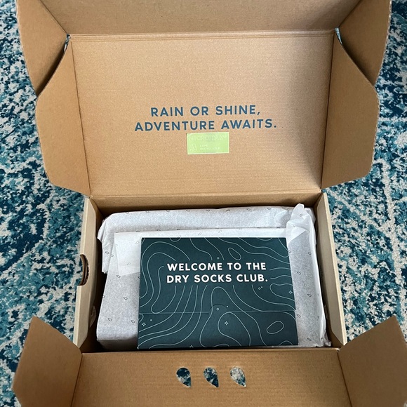 BRAND NEW Women’s Size 7 Cityscape Classic BLACK ON BLACK Waterproof shoes VESSI - Picture 4 of 7